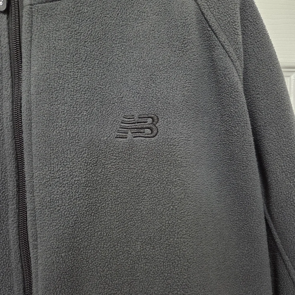 New Balance details hood